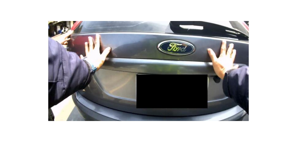 車輛拋錨！年邁長者無奈受困車陣　台北市大同警迅速排除(圖)