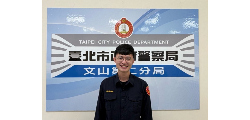 裙擺飄飄捲進機車 台北市文二警用這招助脫困(圖)