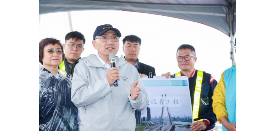 視察新北大橋機車道改善工程 侯友宜：提供用路人安全行駛空間(圖)