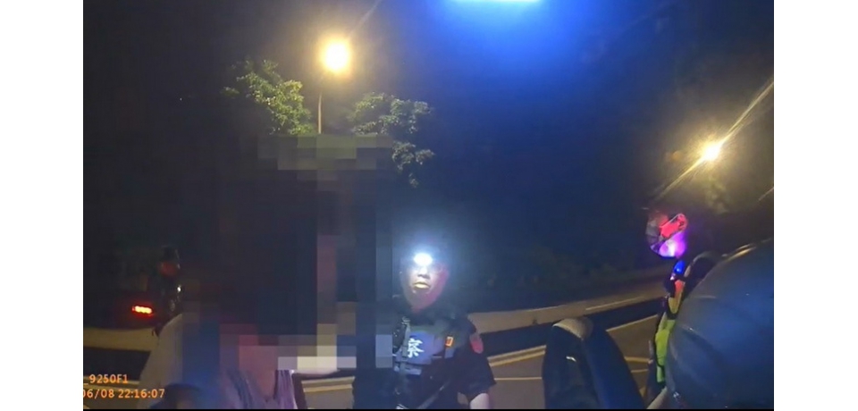 臺北市政府警察局保安大隊路檢見男子幾近昏厥 及時送醫展柔情(圖)