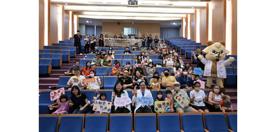 高醫岡山醫院「寶寶來了！親子安心班」寶寶回娘家爬行賽+講座 打造新手爸媽暖心後盾(圖)