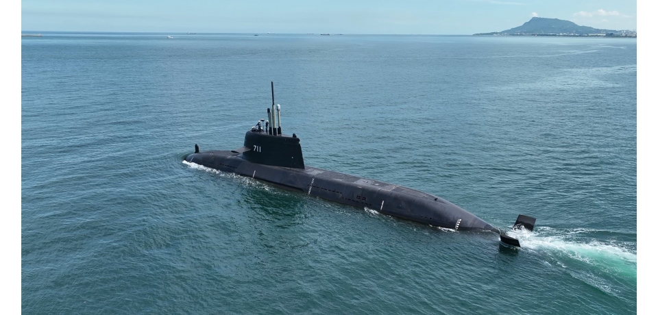 「海鯤軍艦」浮航第二次海試順利完成(圖)