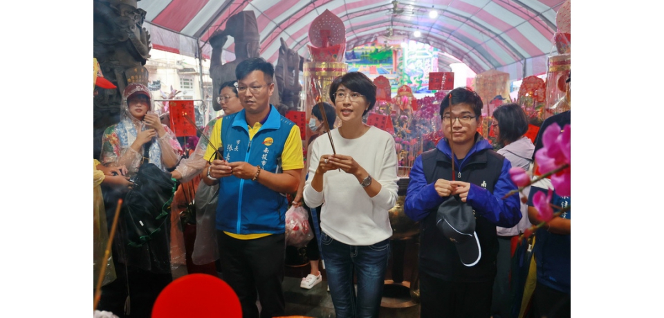 南投市城隍遶境日巡　鑼鼓喧天風雨無阻(圖)