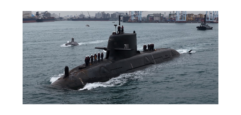 台船：「海鯤軍艦」完成第四次浮航海試(圖)