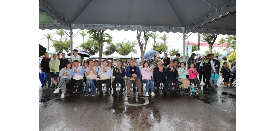 台船公司52週年慶園遊會活動 現場溫馨熱鬧 來賓排隊爭相與「奮進魔鬼魚號」合影(圖)