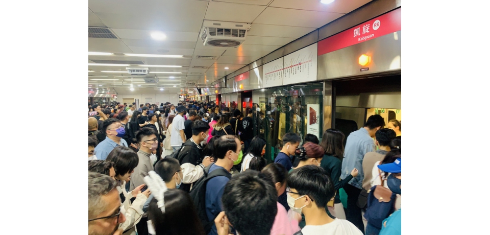 搭捷運迎新年 凱旋站設蜜柑站長臨時賣店 高捷加強演練 延長營運迎跨年人潮(圖)