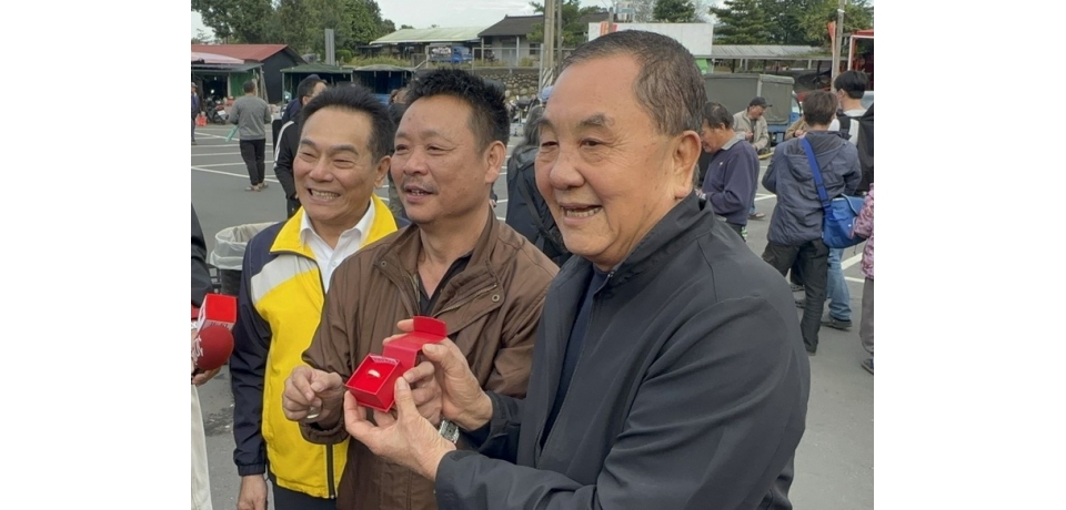 南投竹山鎮紫南宮馬年錢母｢馬上發財｣ 10萬信眾排隊祈求順遂安康(圖)