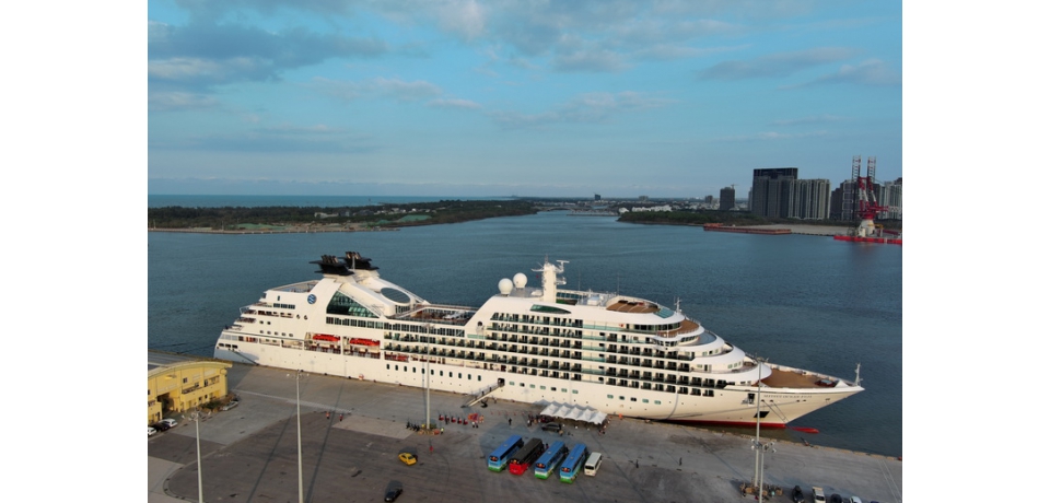 新春揚帆！安平港喜迎三井海洋郵輪「海洋富士號」首航(圖)