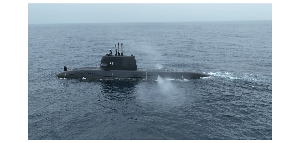「海鯤軍艦」順利完成首次潛航測試 平安返航(圖)