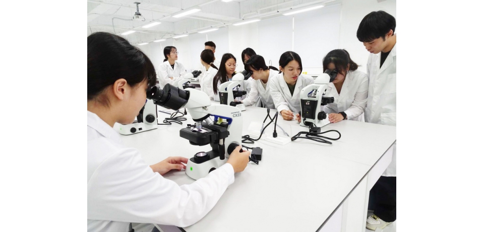 《遠見》揭榜 義守大學勇奪企業最愛南部綜合私校第一名 1111人力銀行及遠見雙榜肯定(圖)