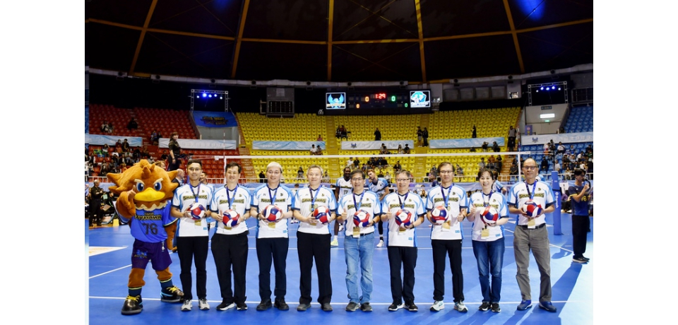 高醫體系首長團熱血開球！校院齊發守護台鋼天鷹球員健康、倡議全民運動(圖)