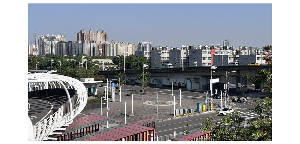 高雄輕軌捷運轉乘「抗暑」有感！三處示範點遮陽設施預計六月中完工(圖)