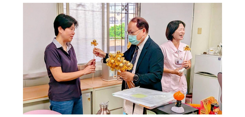草屯療養院母親節系列活動登場　學員手作金莎花束傳遞愛與關懷(圖)