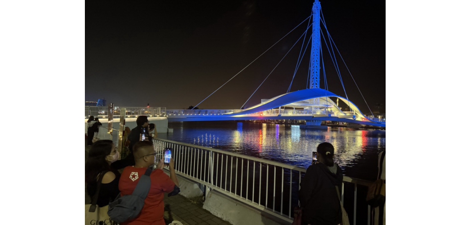 高雄港大港橋為辦理機械維護測試作業，21日中午12時增加橋體旋轉1次；另當日下午3點之例行性橋體旋轉開合，照常執行。(圖)