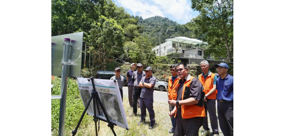 農業部農村發展及水土保持署陳署長俊言率隊勘查新竹縣尖石鄉秀巒大規模崩塌潛勢區(圖)